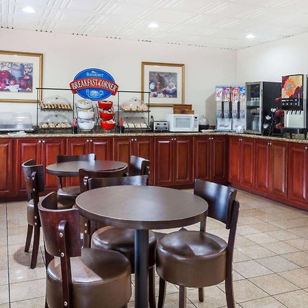Baymont By Wyndham Columbia Fort Jackson Bagian luar foto