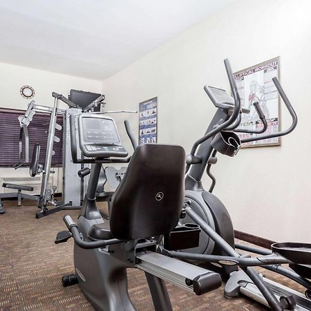 Baymont By Wyndham Columbia Fort Jackson Bagian luar foto