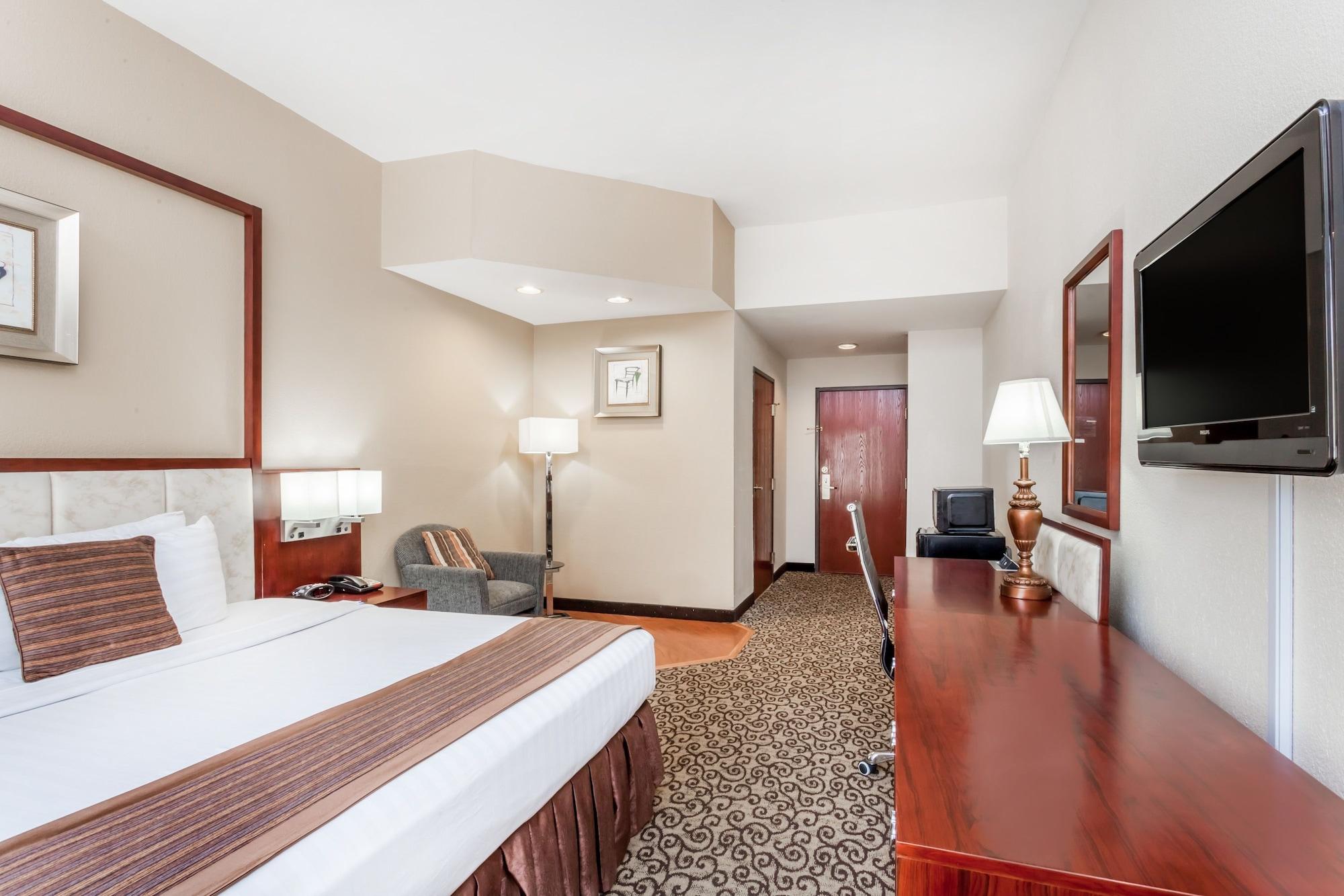 Baymont By Wyndham Columbia Fort Jackson Bagian luar foto