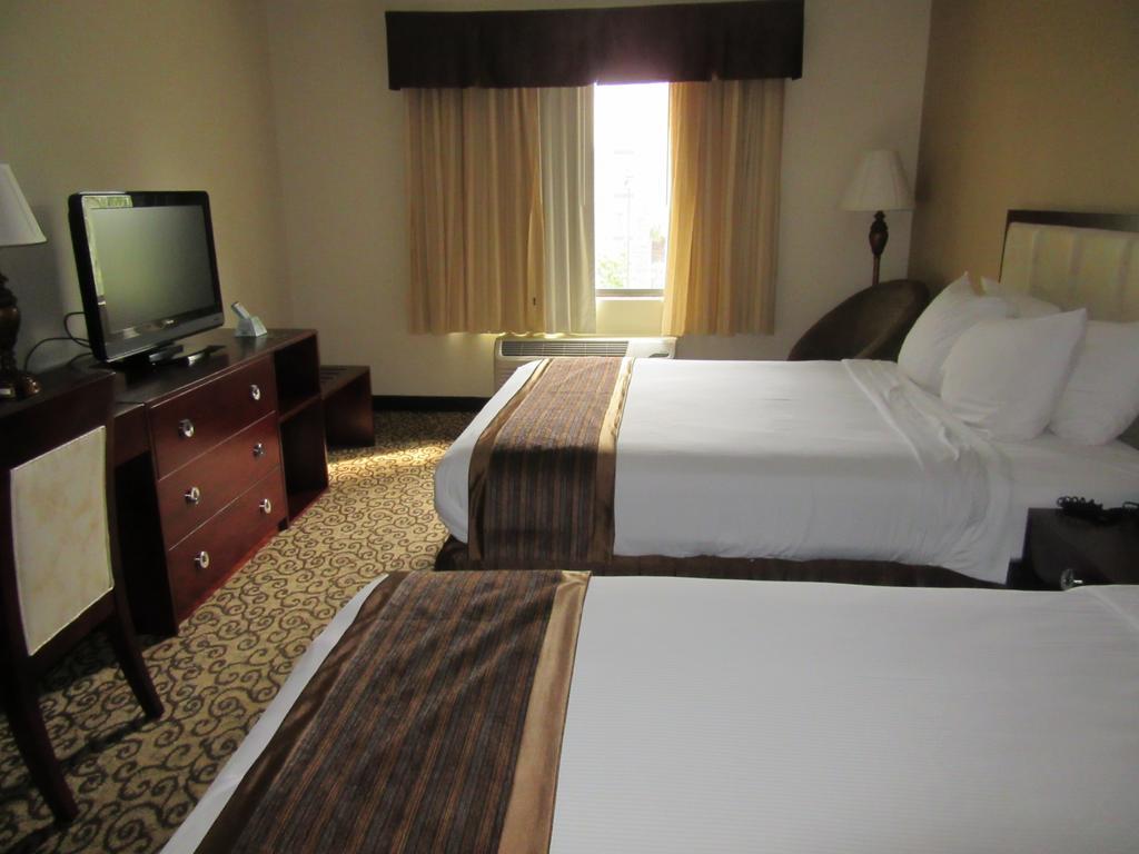 Baymont By Wyndham Columbia Fort Jackson Bagian luar foto