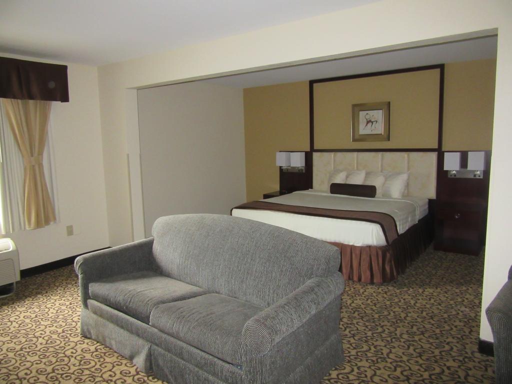 Baymont By Wyndham Columbia Fort Jackson Bagian luar foto