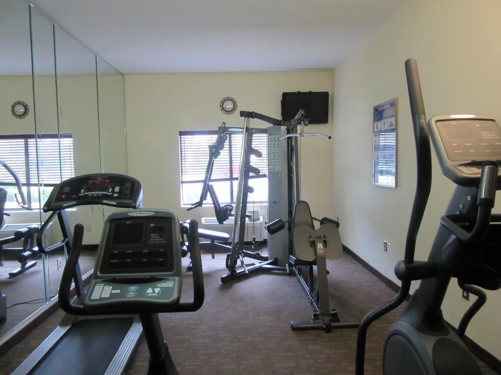 Baymont By Wyndham Columbia Fort Jackson Bagian luar foto