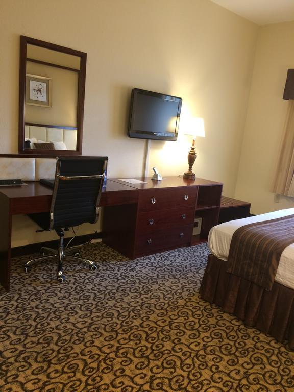 Baymont By Wyndham Columbia Fort Jackson Bagian luar foto