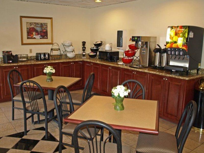 Baymont By Wyndham Columbia Fort Jackson Restoran foto